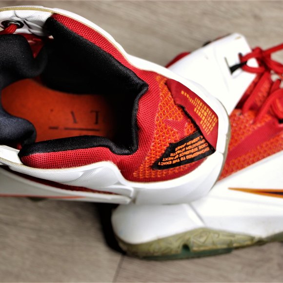 Athletic_Shoes